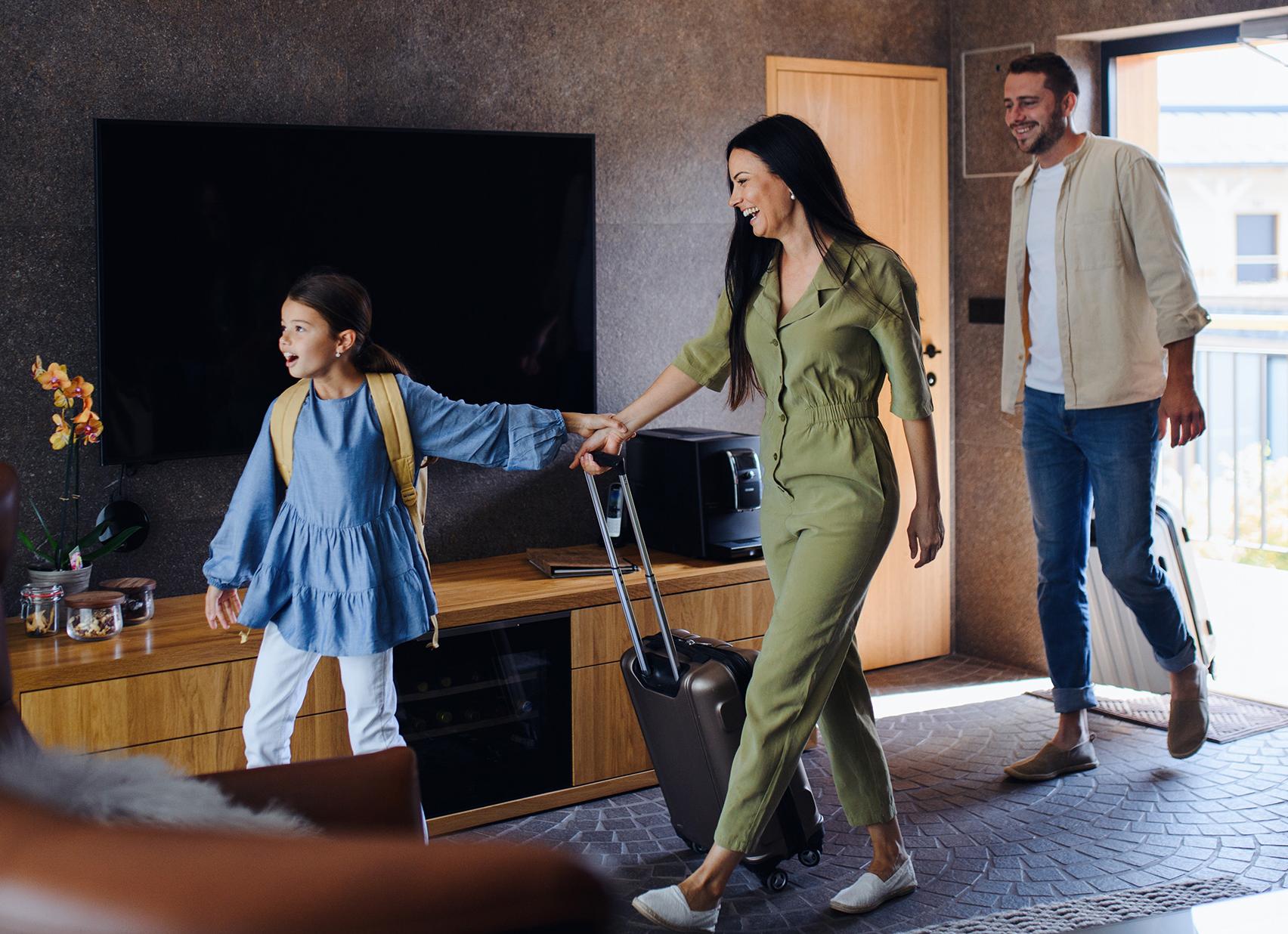 Ozon Travel запустил акцию «Обещать — значит заселиться‎»