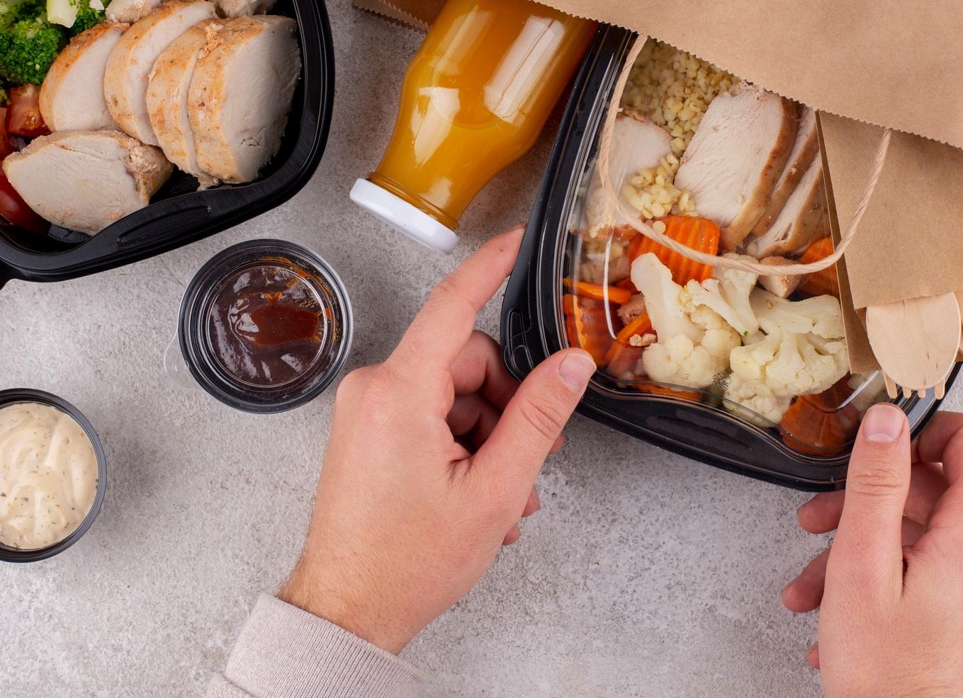 Ozon fresh: россияне стали заказывать больше готовой еды